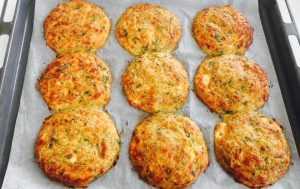 Η πιο νόστιμοι πατατοκεφτέδες φούρνου με σως γιαουρτιού! - Θα γλείφετε τα δάχτυλά σας!