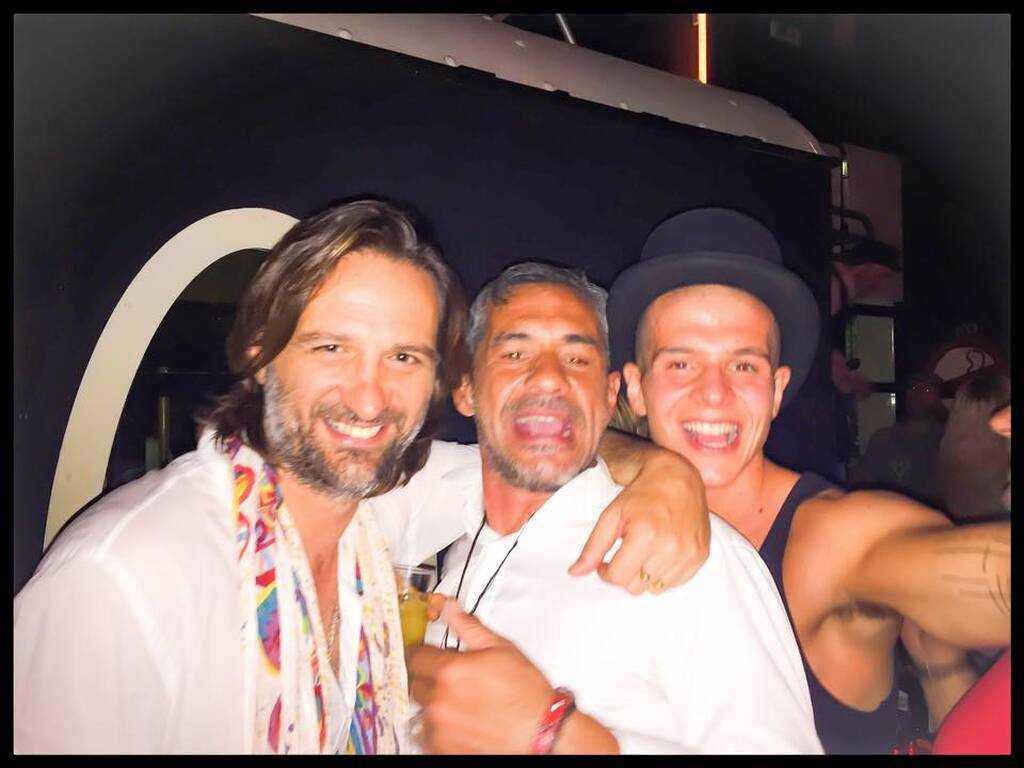 Διονύσης Πρωίος: Δείτε τις δυο μοναδικές φωτογραφίες που έχει στο Facebook με τον αδικοχαμένο γιο του!