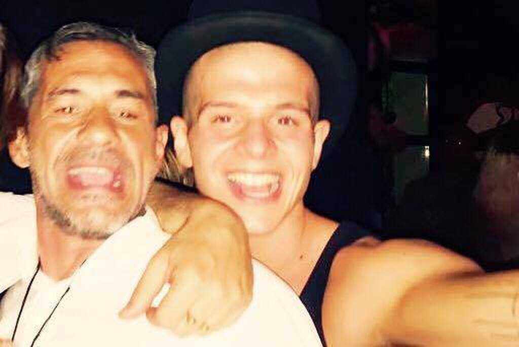 Διονύσης Πρωίος: Δείτε τις δυο μοναδικές φωτογραφίες που έχει στο Facebook με τον αδικοχαμένο γιο του!