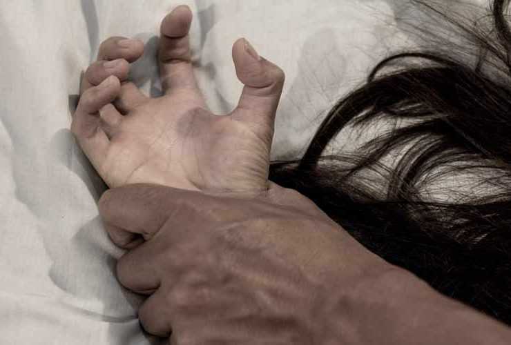 13 χρονη στη Λαμία κατήγγειλε το θείο της για βιασμό