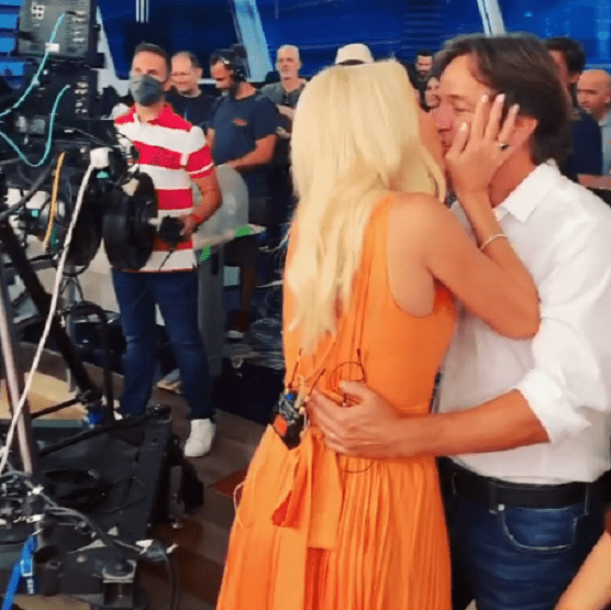 Ο λόγος που η Ελένη Μενεγάκη έδειξε την οικογένειά της στην τελευταία εκπομπή