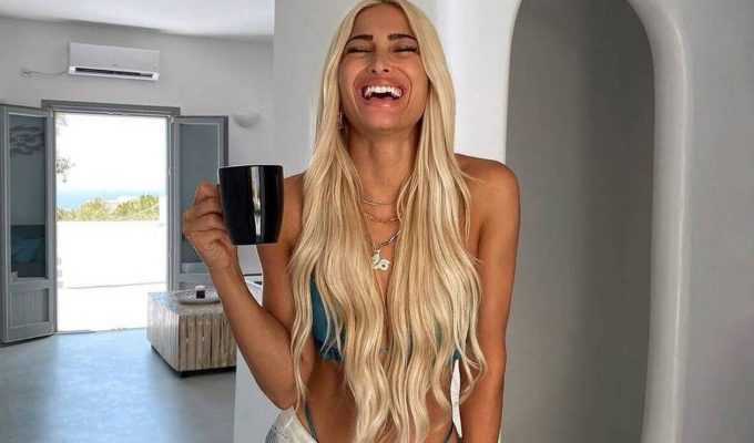 Ιωάννα Τούνη: Στη Μύκονο με μαγιό που κόβει την ανάσα (video)