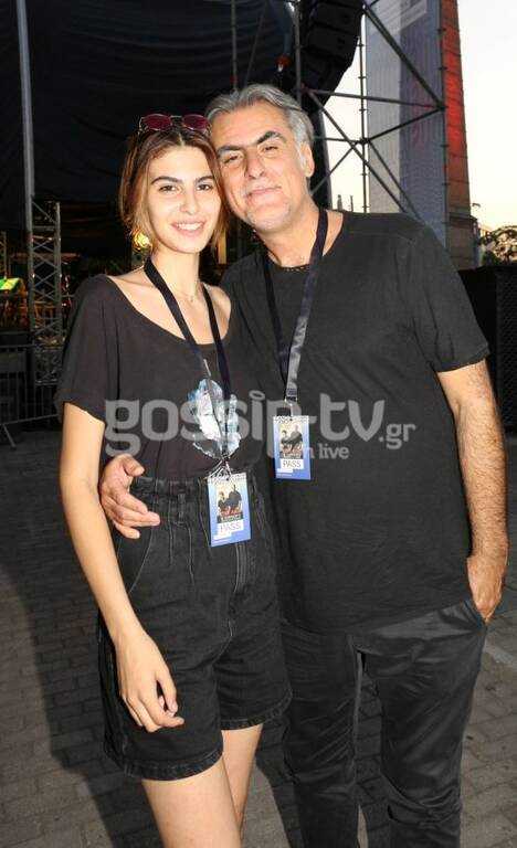 Αυτή είναι 15χρονη κόρη του Φίλιππου Πλιάτσικα- Ποζάρουν αγκαλια!