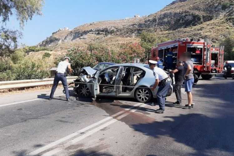 Τραγικό τροχαίο στη Κρήτη: Ξεκληρίστηκε οικογένεια - Νεκρές μητέρα και κόρη