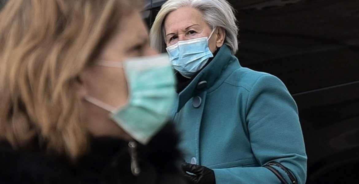 Kορονοϊός: Πόσο είναι το πρόστιμο για όσους δεν φορούν μάσκα;