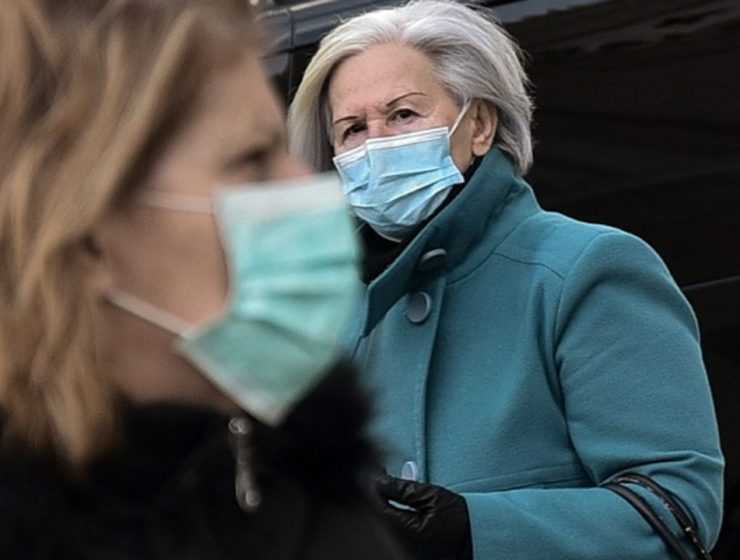 Kορονοϊός: Πόσο είναι το πρόστιμο για όσους δεν φορούν μάσκα;