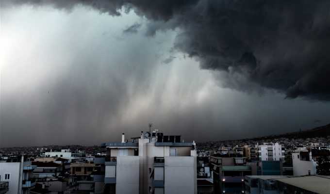 Έρχονται βροχές και καταιγίδες: Σε ποιες περιοχές θα χτυπήσουν