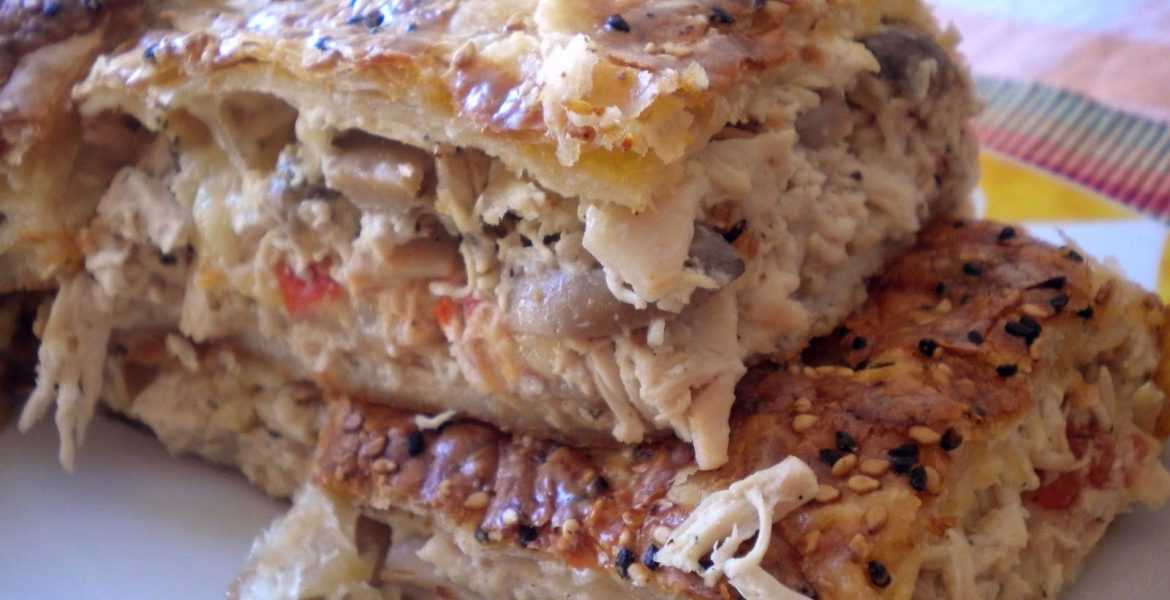 Η καλύτερη παραδοσιακή κοτόπιτα με χωριάτικο φύλλο