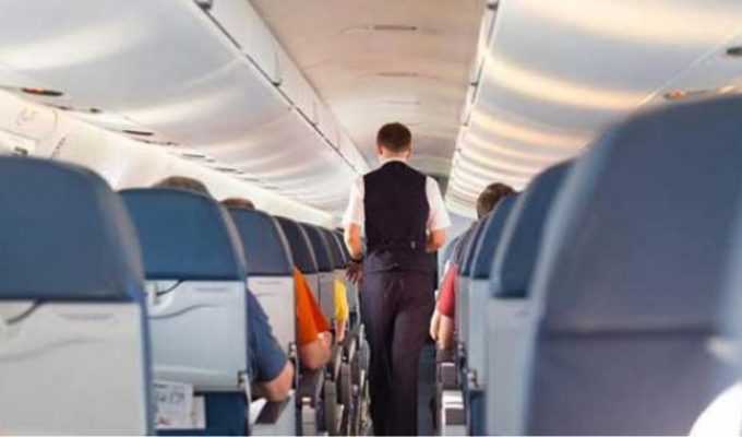 Εκκενώθηκε πτήση επειδή δίχρονο παιδί δεν μπορούσε να βάλει μάσκα