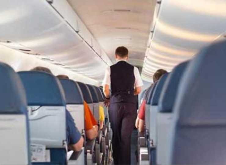 Εκκενώθηκε πτήση επειδή δίχρονο παιδί δεν μπορούσε να βάλει μάσκα