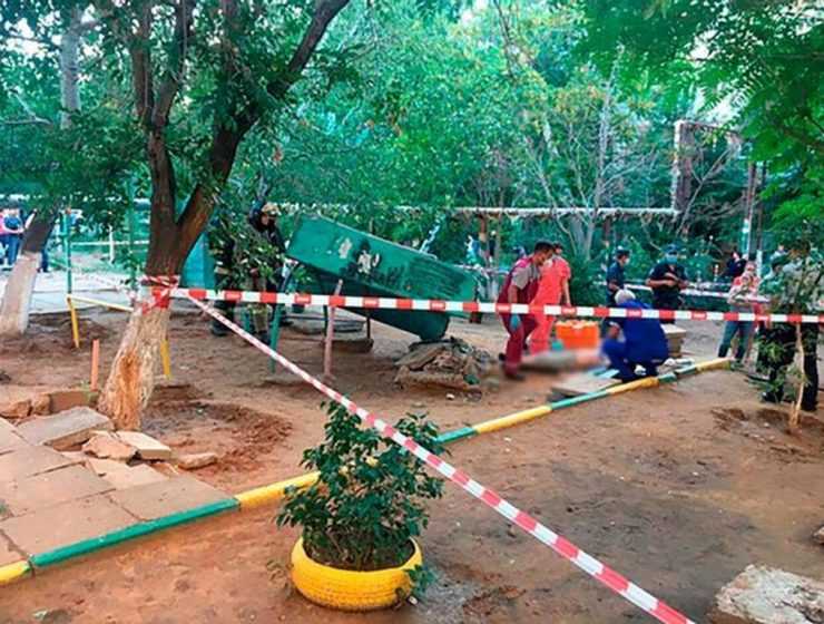 Τραγωδία σε παιδική χαρά:Τσιμεντένια πλάκα έλιωσε 11χρονο