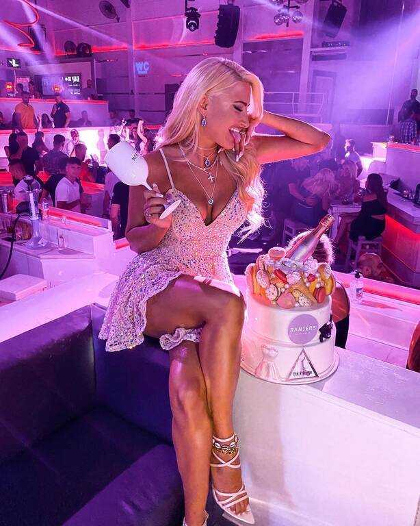 Ιωάννα Τούνη: Τα υπέρλαμπρα γενέθλια της στην Χαλκιδική