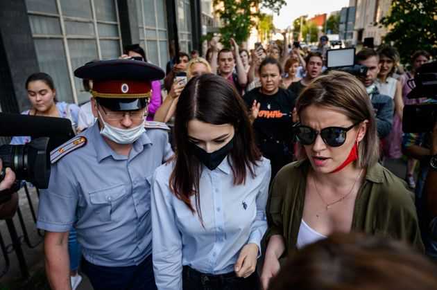 Aδερφές σκότωσαν τον πατέρα που τις βασάνιζε - Τώρα αντιμετωπίζουν βαριές κατηγορίες