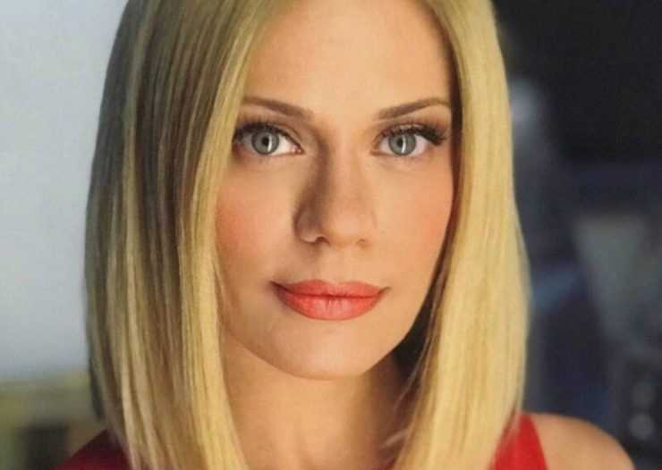 Με Zara παντελόνι των 20 ευρώ η Ζέτα Μακρυπούλια - Ξεπουλάει όσο κανένα άλλο