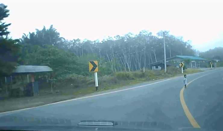 Η τρομακτική στιγμή που μωρό ξέφυγε από την προσοχή της γιαγιάς του και βγήκε στον δρόμο [βίντεο]