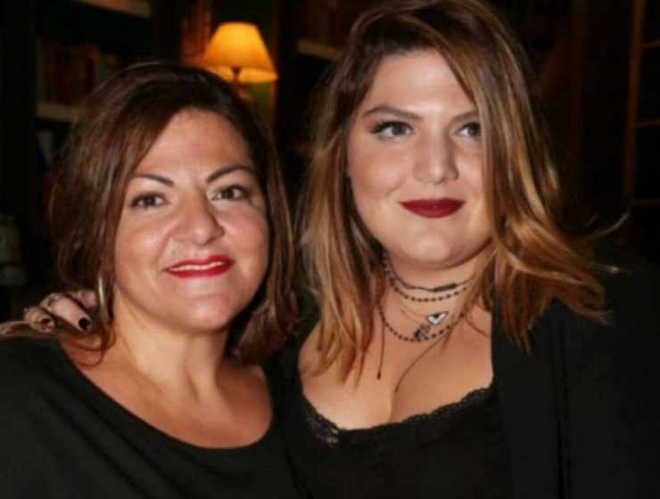 Στο νοσοκομείο η Βίκυ Σταυροπούλου - Δεν εμφανίστηκε στην εκπομπή της κόρης της Δανάη Μπάρκα