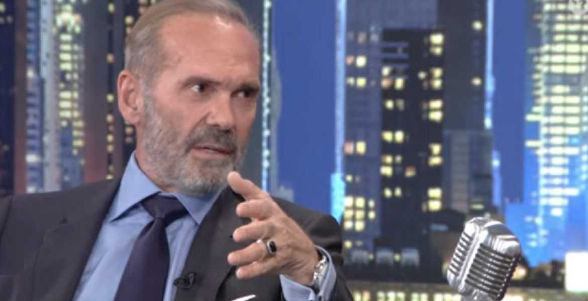 Πέτρος Κωστόπουλος: Όταν γεννήθηκα η μάνα μου είπε πάρτε το από δω και λιποθύμησε (βίντεο)