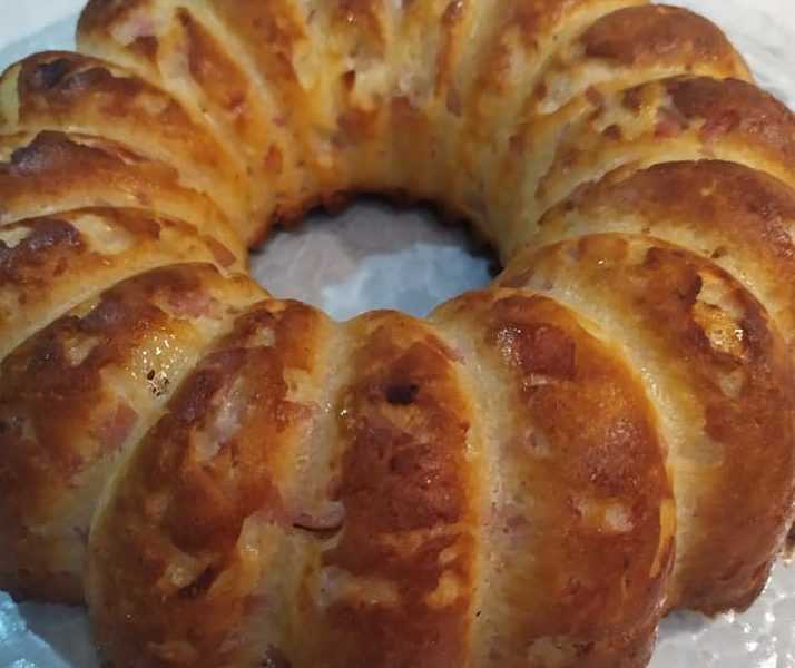 Αλμυρό κέικ με γιαούρτι – Συνταγή της Βέφας Αλεξιάδου