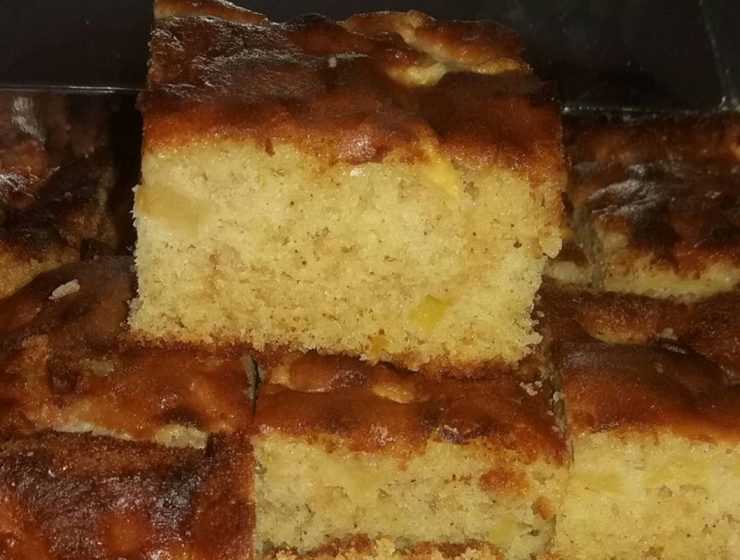 Συνταγή για μηλόπιτα κέικ η πιο αφράτη Συνταγή για μηλόπιτα κέικ η πιο αφράτη