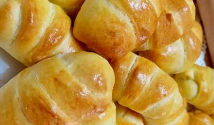 Τυροπιτάκια με μάγια πολύ αφράτα